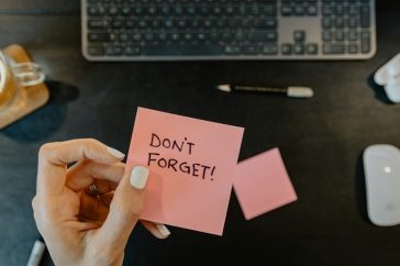 Sticky note reminder "Don't forget"
